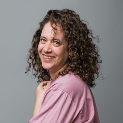 תמונה של לירון שרון לליילית - גזור